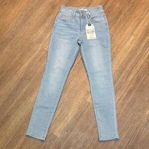 Classic Light Blue Skinny Jeans